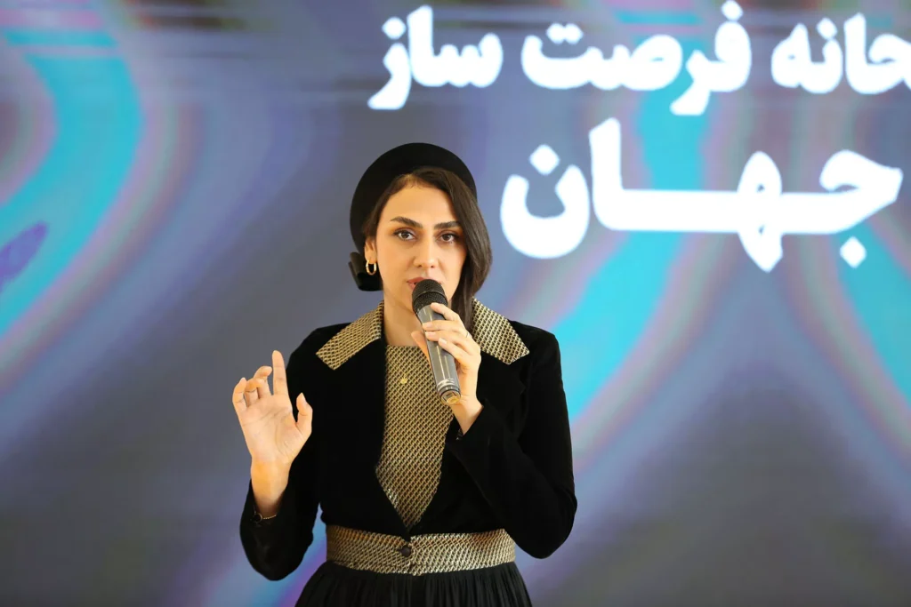 سعیده آغویی مجری چهارمین صبحانه فرصت ساز جهان در هتل ارم تهران