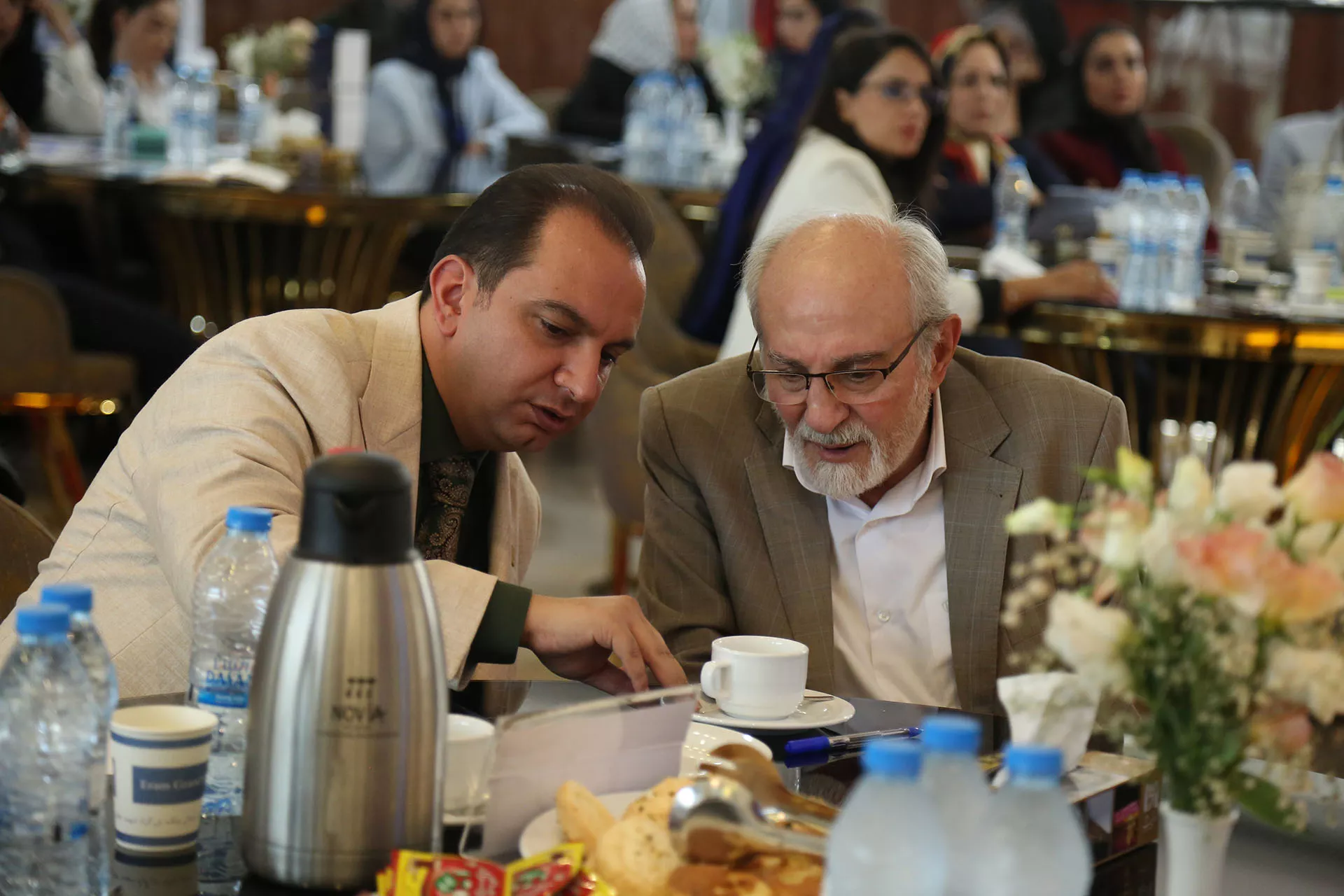چهارمین صبحانه فرصت ساز جهان با حضور آقای سید محمد موسوی، مالک و مدیرعامل گروه بهداشتی فیروز